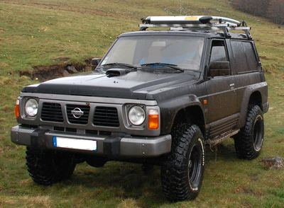 Автостекла Nissan Patrol Y60 c установкой в Москве